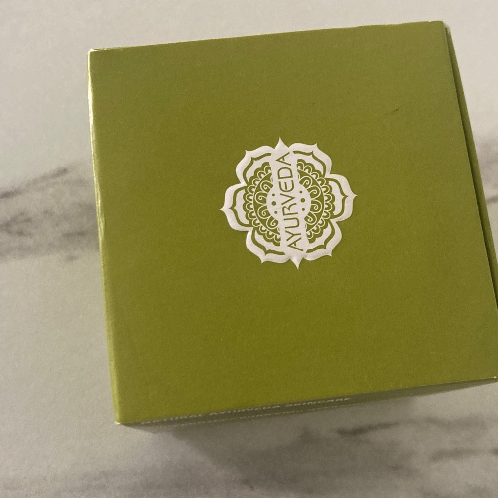 Purifying Protecting Night Cream — Green - Picture 8 of 15